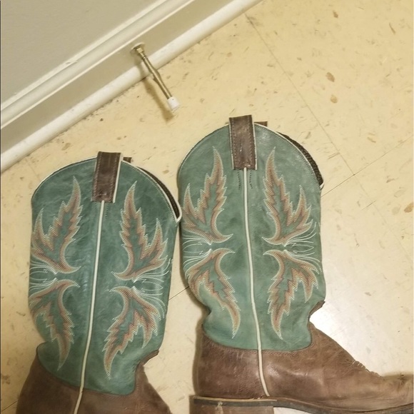 SOLD! Women’s Justin boots - Picture 2 of 2